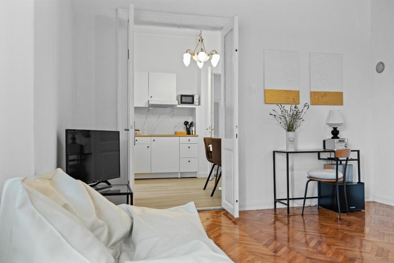 White Imperial Apartment Pula Ngoại thất bức ảnh